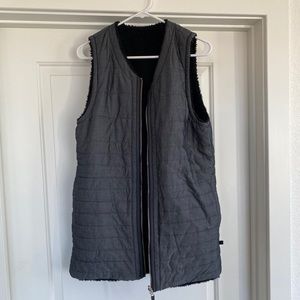 Lululemon Grey Quilted Vest w/ Black Fleece Sz 8